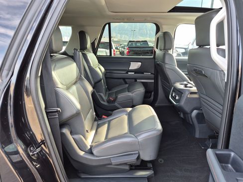 Used 2025 Ford Expedition Max Active AWD/4WD image 32