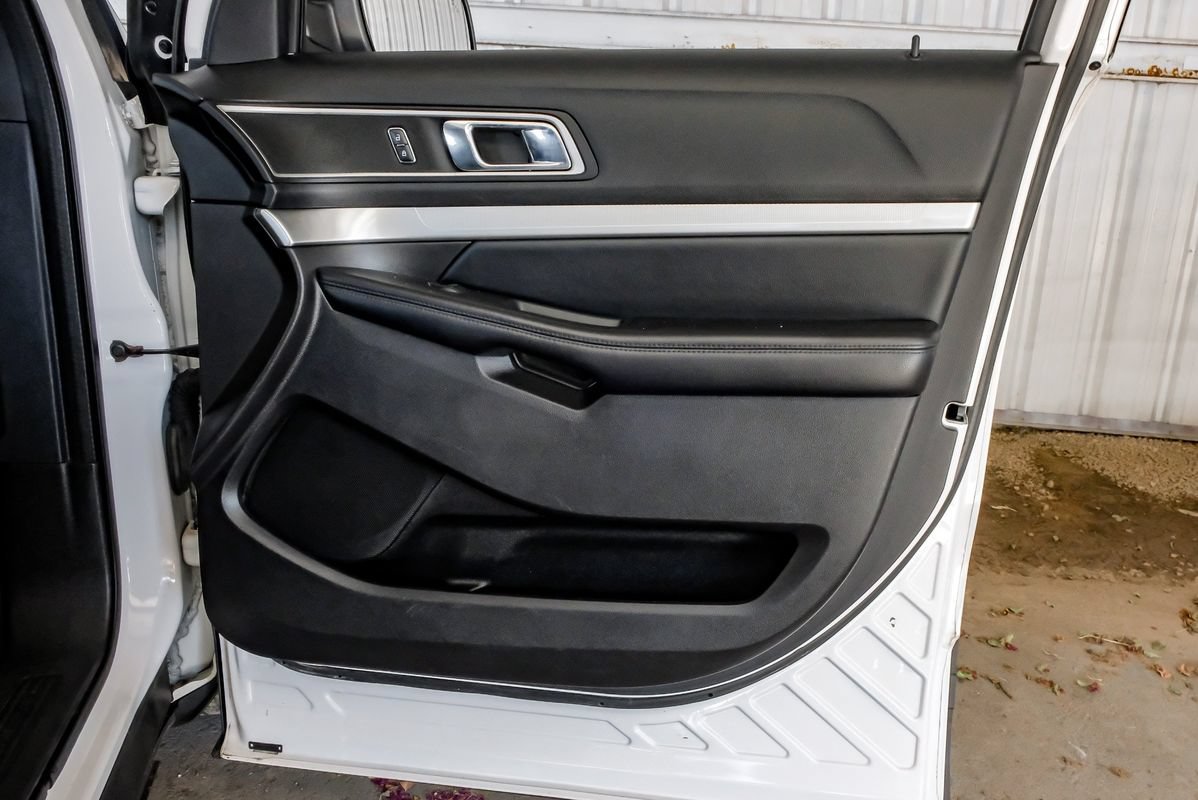 Used 2017 Ford Explorer XLT w/ Equipment Group 202A FWD image 45