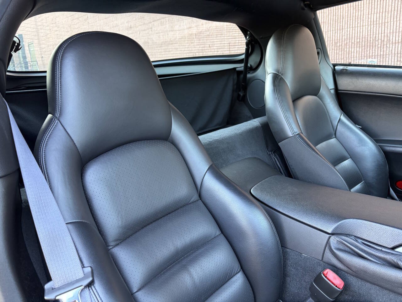 Used 2005 Chevrolet Corvette Coupe w/ Preferred Equipment Group RWD image 18