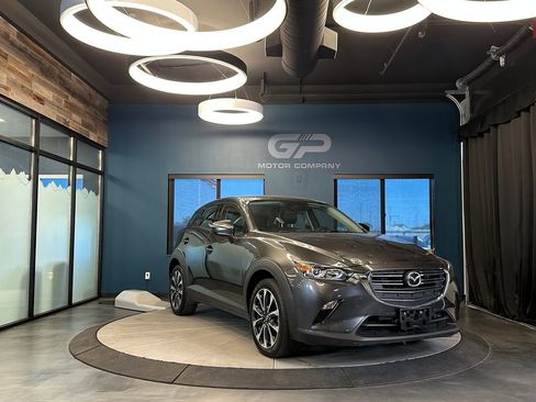 Used 2018 MAZDA MAZDA3 Touring FWD image 1