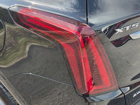 Certified 2024 Cadillac XT5 Luxury image 11