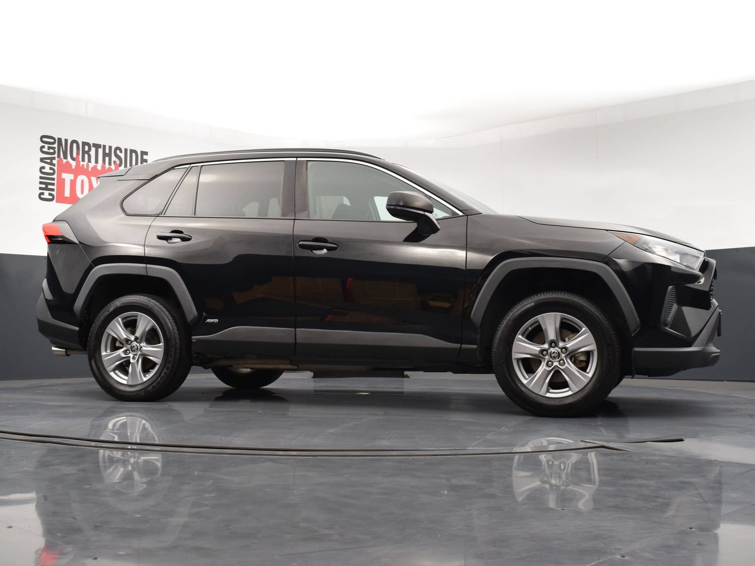 Used 2022 Toyota RAV4 LE AWD/4WD image 27