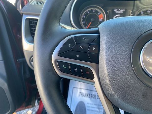 Used 2019 Jeep Cherokee Latitude Plus w/ Cold Weather Group image 16