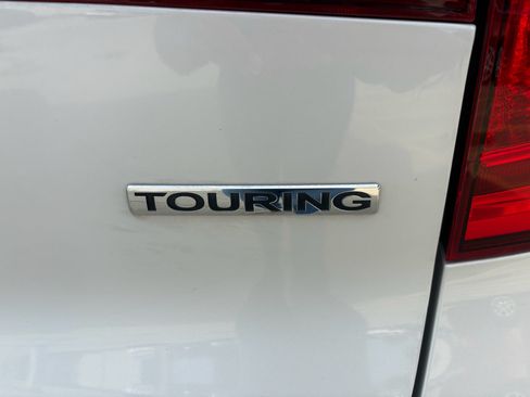 Certified 2018 Honda Pilot Touring image 37