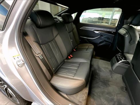 Used 2025 Audi A8 L 3.0T image 19
