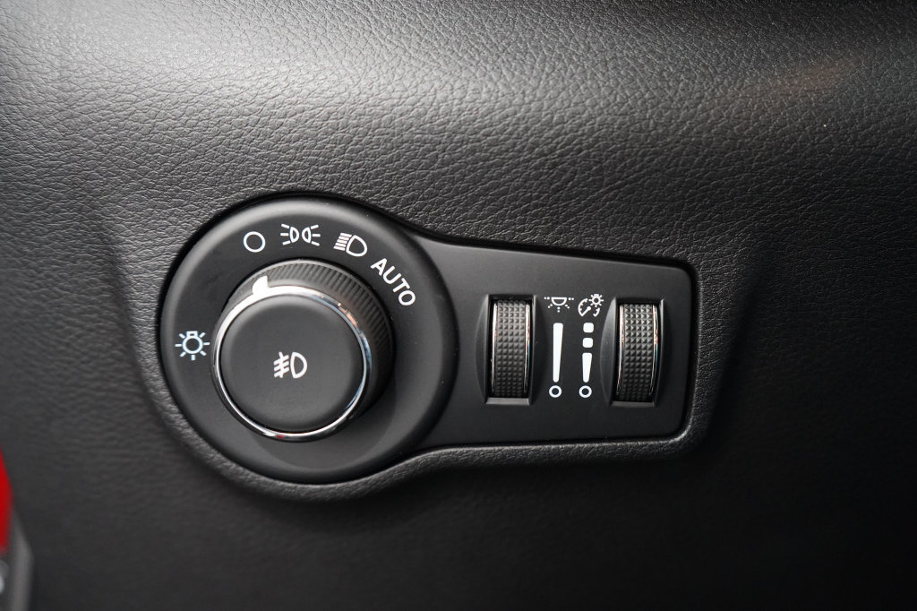 Certified 2025 Jeep Compass Limited AWD/4WD image 27