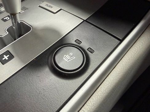 Used 2010 Hyundai Veracruz GLS image 14