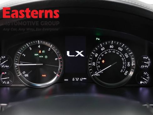 Used 2018 Lexus LX 570 4WD w/ Luxury Package image 17