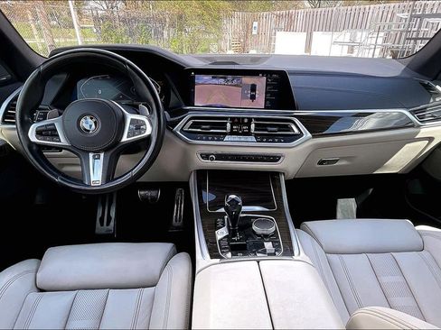 Used 2021 BMW X5 xDrive40i w/ M Sport Package AWD/4WD image 15