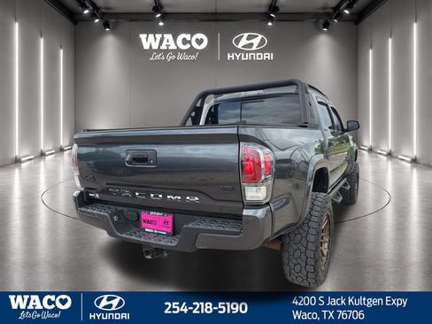 Used 2021 Toyota Tacoma Limited AWD/4WD image 11