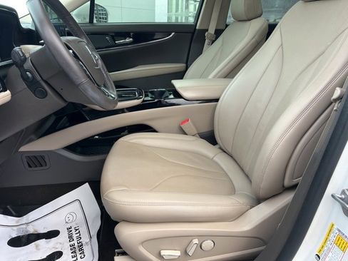 Used 2023 Lincoln Nautilus Reserve image 23