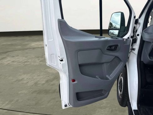 Used 2019 Ford Transit 250 148 Medium Roof image 10