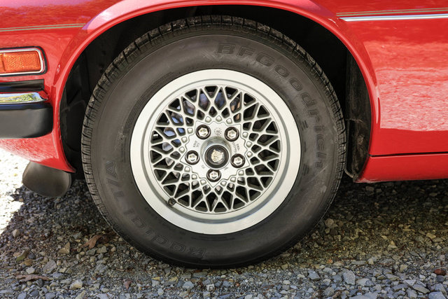 Used 1990 Jaguar XJS V12 Convertible RWD image 96