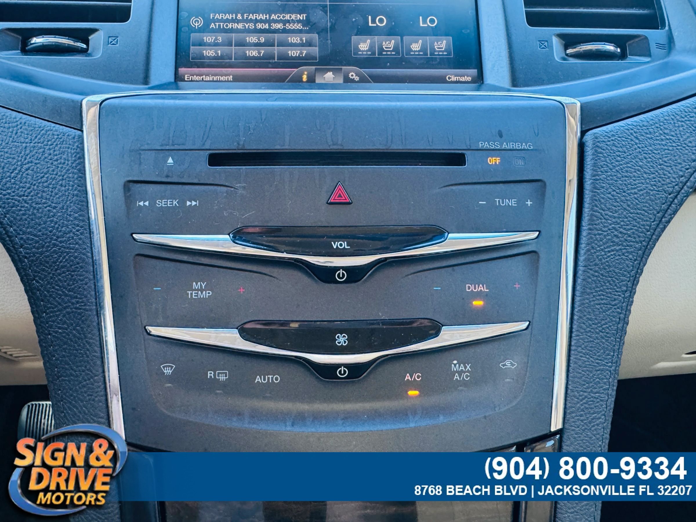 Used 2014 Lincoln MKS w/ Equipment Group 101A FWD image 18