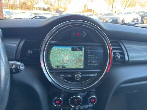 Used 2017 MINI Cooper 4-Door Hardtop image 23