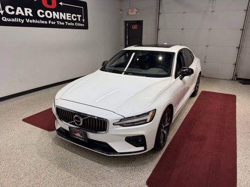 Used 2019 Volvo S60 T6 R-Design AWD/4WD image 4