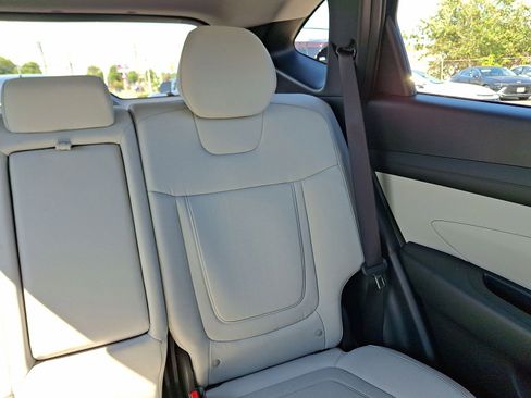 Certified 2025 Hyundai Tucson SE image 14