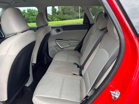 Used 2024 Kia Soul LX FWD image 13