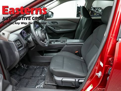 Used 2023 Nissan Rogue S AWD/4WD image 14