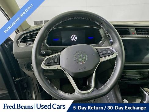 Used 2023 Volkswagen Tiguan SE image 12
