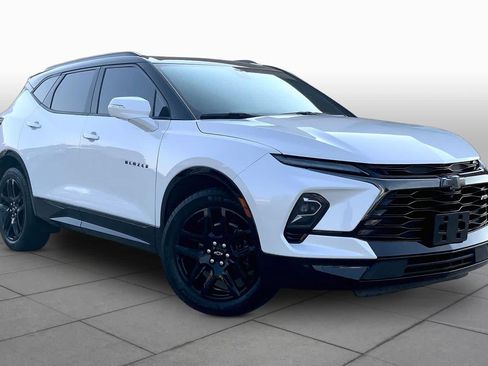 Used 2024 Chevrolet Blazer RS w/ Driver Confidence II Package FWD image 3