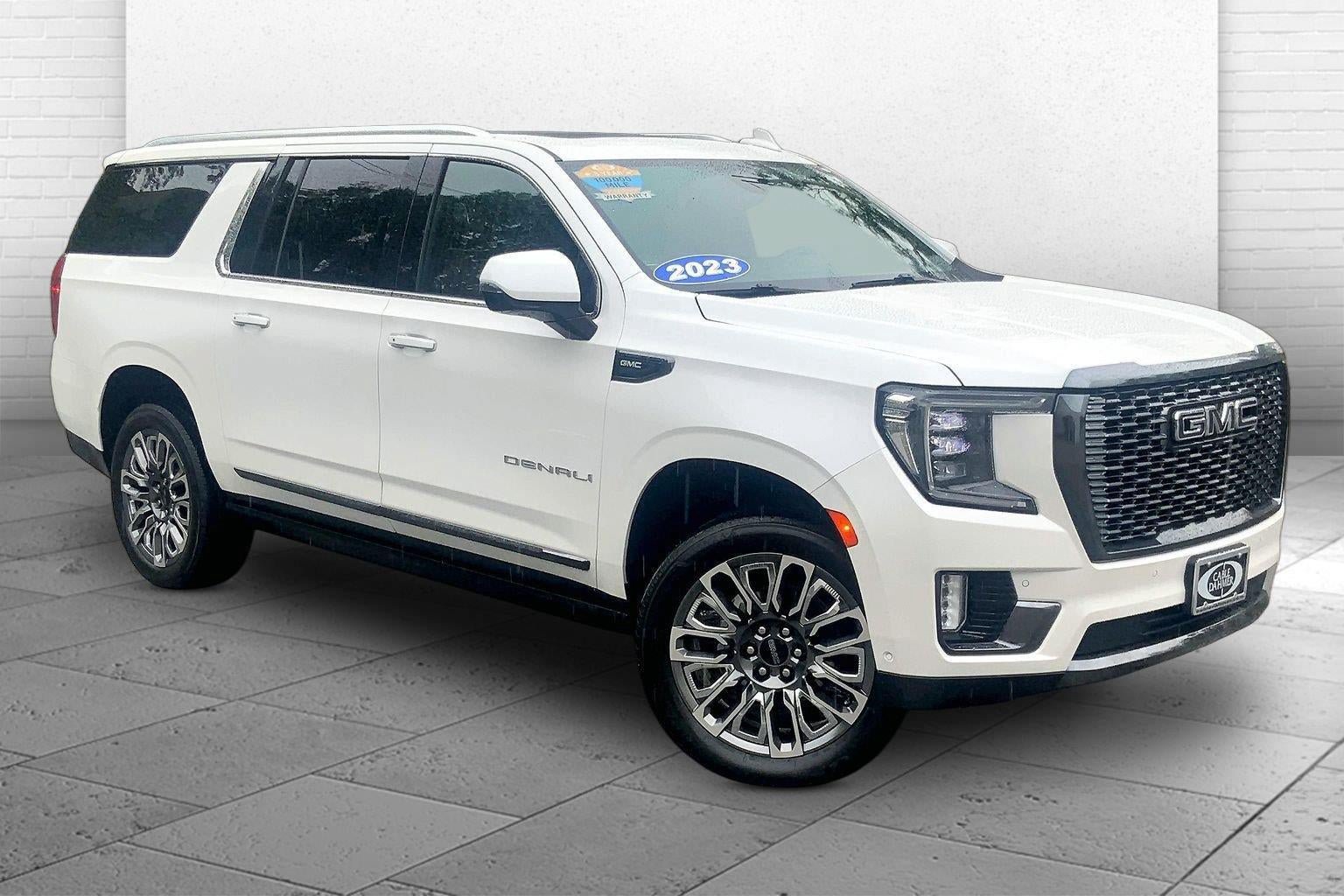 Used 2023 GMC Yukon XL Denali Ultimate AWD/4WD image 1