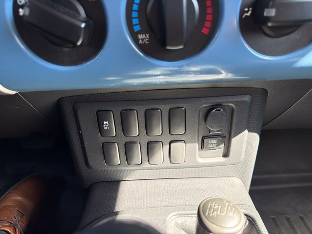 Used 2013 Toyota FJ Cruiser 4WD w/ Convenience Pkg image 25
