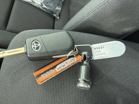 Used 2026 Toyota Corolla LE FWD image 3
