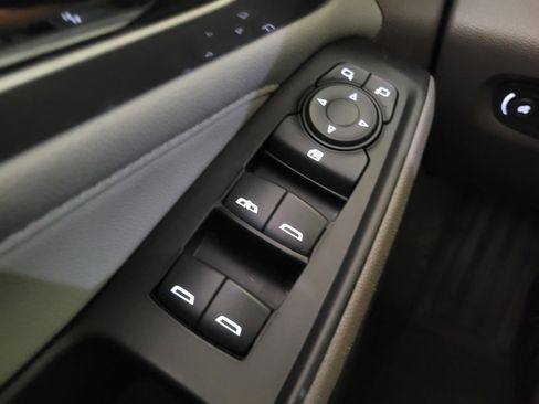 Used 2018 Chevrolet Traverse LT FWD image 27