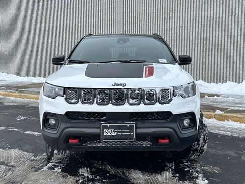Used 2023 Jeep Compass Trailhawk image 7