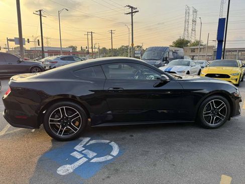 Used 2019 Ford Mustang Premium RWD image 4