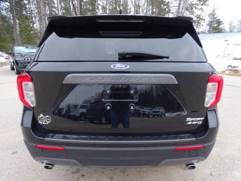 Used 2021 Ford Explorer Sport XLT w/ XLT Sport Appearance Package image 9