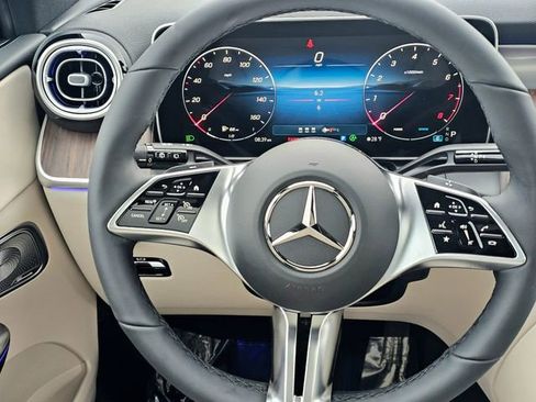 New 2026 Mercedes-Benz GLC 300 4MATIC image 31