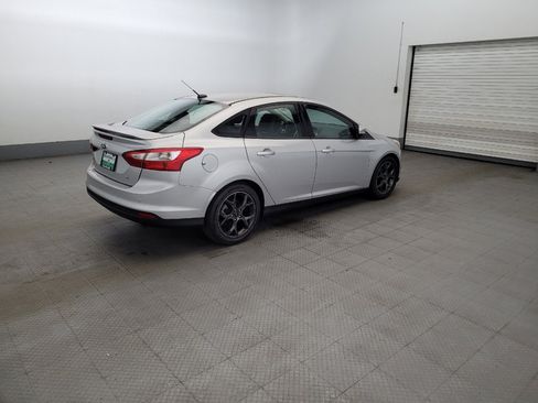 Used 2014 Ford Focus SE w/ Equipment Group 201A FWD image 10