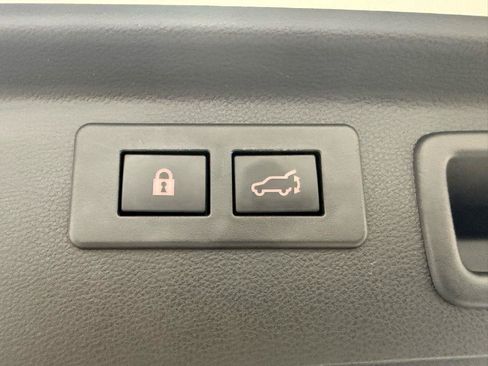 Used 2023 Subaru Forester Premium AWD/4WD image 27
