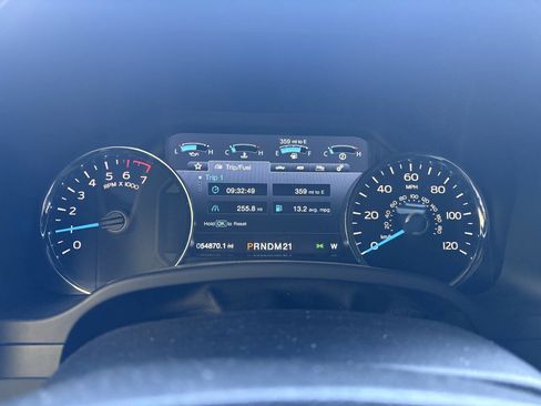 Used 2017 Ford F150 Platinum w/ Equipment Group 701A Luxury image 12