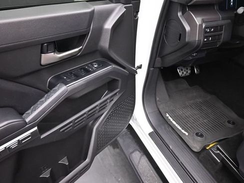 Used 2025 Toyota Tacoma TRD Sport RWD image 16