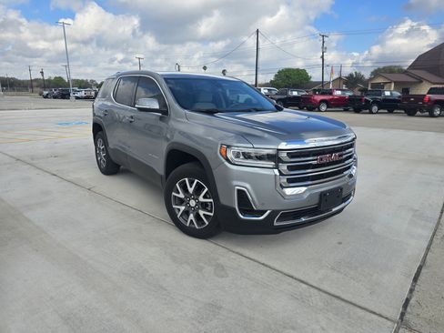 Used 2023 GMC Acadia SLE w/ LPO, Floor Liner Package image 1