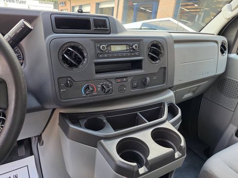 Used 2022 Ford E-450 and Econoline 450 Super Duty RWD image 14