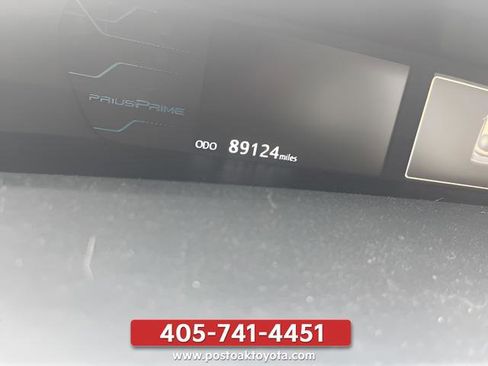 Used 2017 Toyota Prius Prime Premium FWD image 11