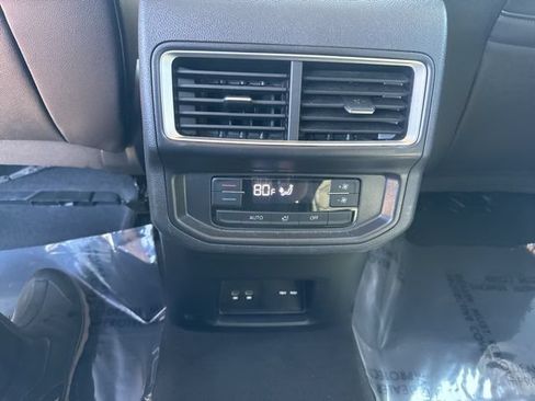 Used 2025 Volkswagen Atlas SE AWD/4WD image 15