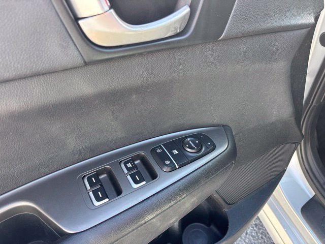 Used 2020 Kia Optima LX FWD image 13