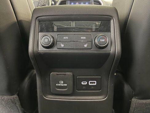 Used 2022 GMC Acadia AT4 w/ Technology Package AWD/4WD image 30
