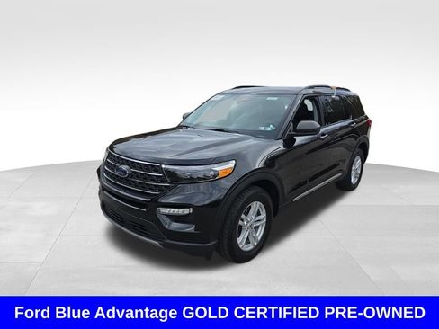 Certified 2022 Ford Explorer XLT w/ Equipment Group 202A image 3