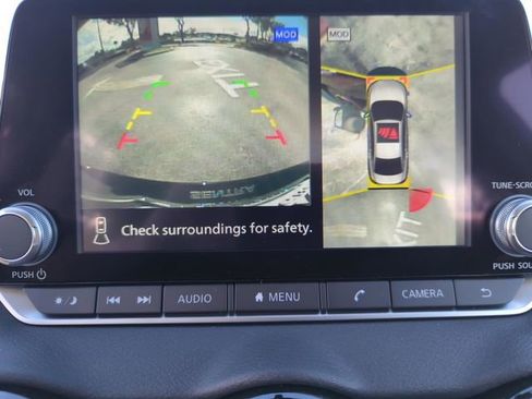 Used 2025 Nissan Sentra SR w/ SR Premium Package image 31