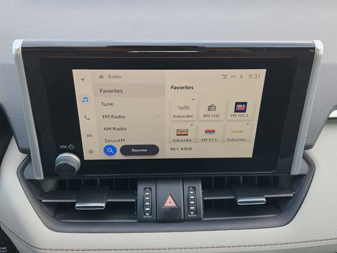 Used 2023 Toyota RAV4 XLE Premium image 20