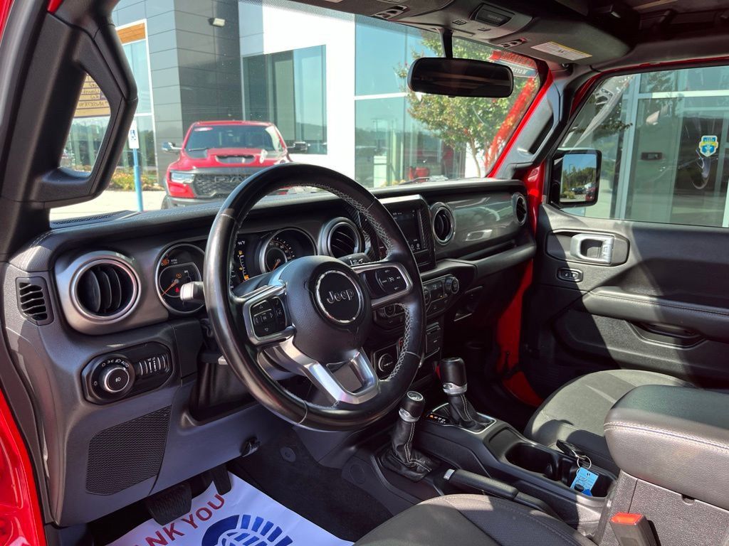 Used 2021 Jeep Wrangler Unlimited Sahara AWD/4WD image 5