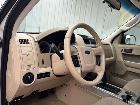 Used 2009 Ford Escape XLT image 9
