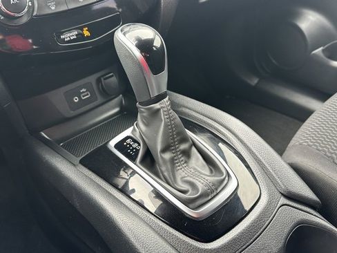 Used 2020 Nissan Rogue Sport S image 34