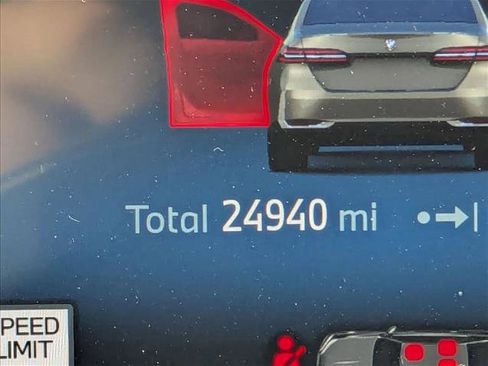 Used 2024 BMW 530i xDrive image 11